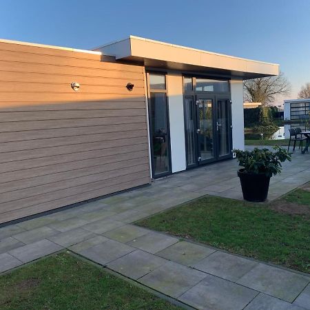 Luxus Chalet Waterfront Lathum Bagian luar foto