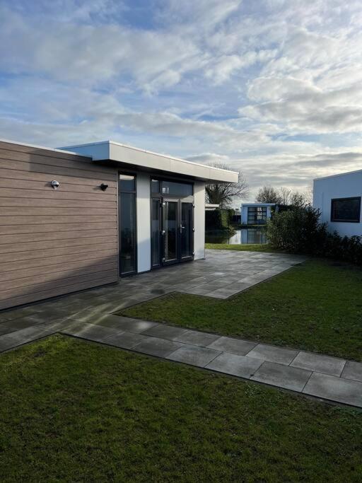 Luxus Chalet Waterfront Lathum Bagian luar foto