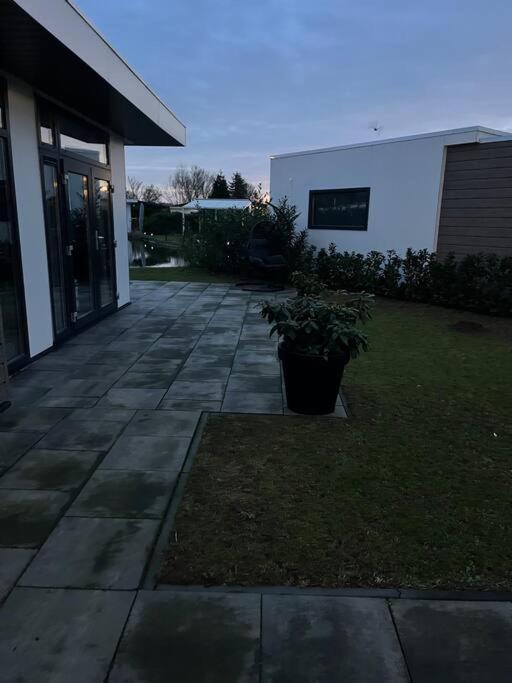 Luxus Chalet Waterfront Lathum Bagian luar foto