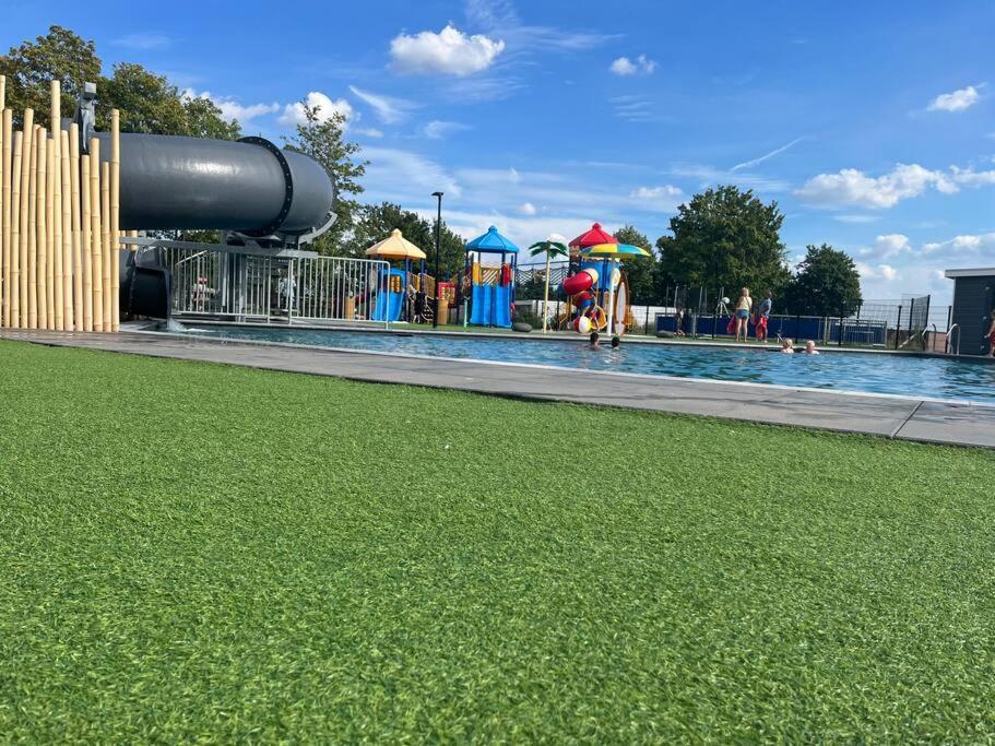 Luxus Chalet Waterfront Lathum Bagian luar foto