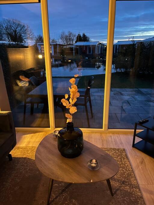Luxus Chalet Waterfront Lathum Bagian luar foto