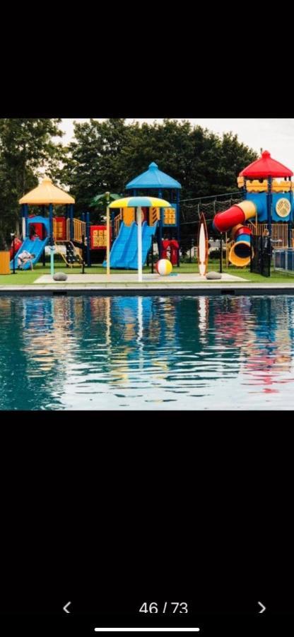 Luxus Chalet Waterfront Lathum Bagian luar foto